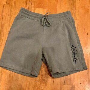 Hollister Men's sweat shorts - Medium - Sage Green
